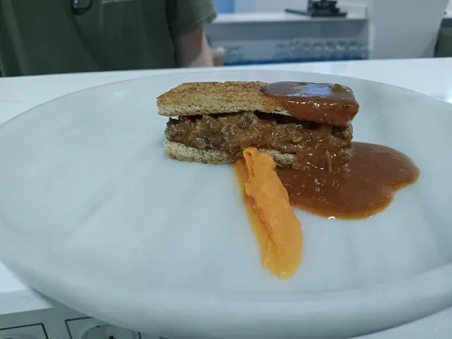 Moma Espacio Gastronómico cocadillo de rabo